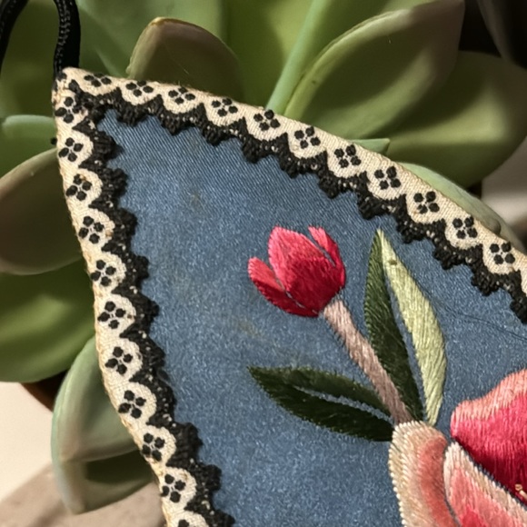 Free With $25 Purchase-Butterfly Purse-Mini Slip Top Open-Cloth-GUC - Picture 5 of 14